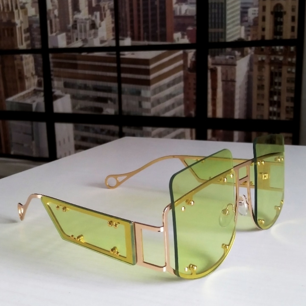 'POOLSIDE' sunglasses in LIME